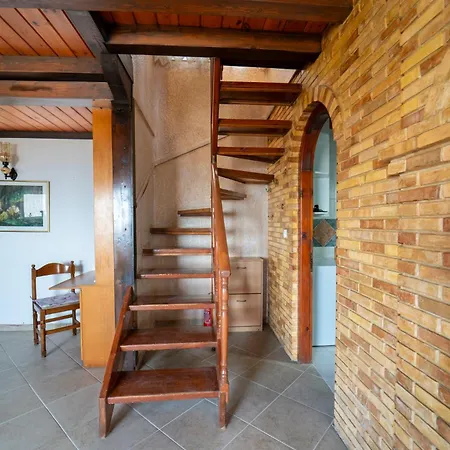 בית נופש Popolaros Traditional House *