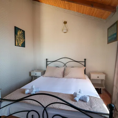 Popolaros Traditional House בית נופש *