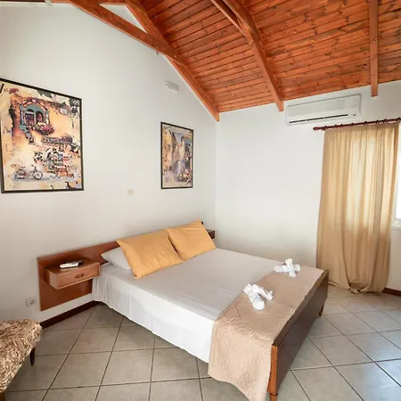 Popolaros Traditional House בית נופש זקינטוס טאון