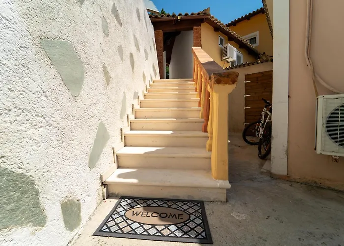 Vakantiehuis Popolaros Traditional House *