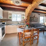Casa vacanze Popolaros Traditional House *