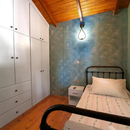 Holiday home Popolaros Traditional House