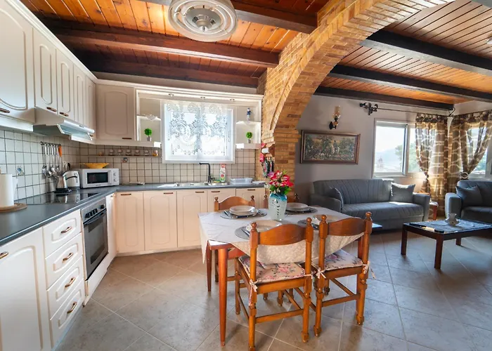 Сasa de vacaciones Popolaros Traditional House *