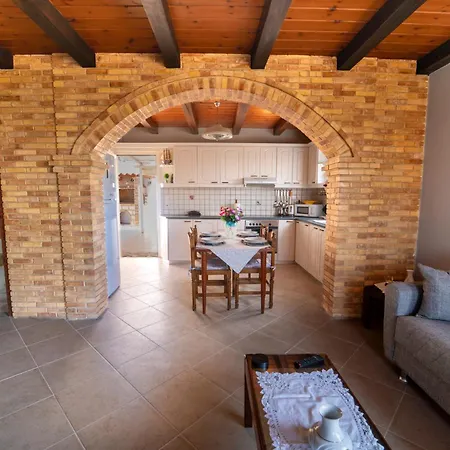 Hébergement de vacances Popolaros Traditional House *