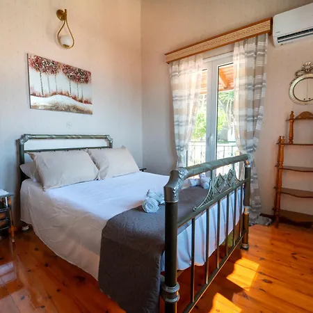 Popolaros Traditional House *